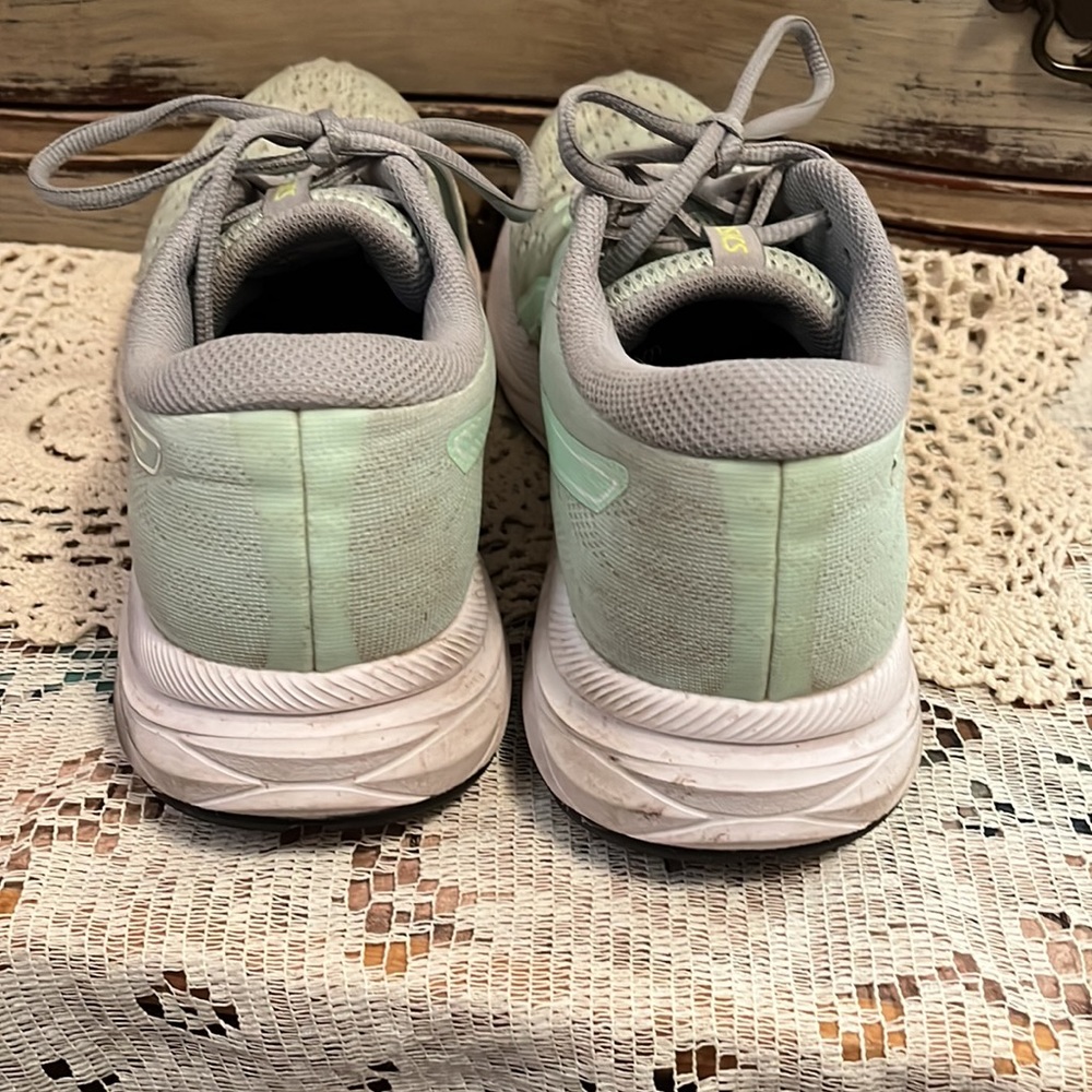 ASICS shoes 👟 - Picture 2 of 8